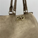 borsa rigida con manici e fibbia voyage